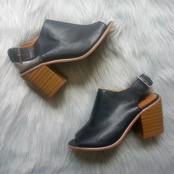 Forever 21 Shoes - Forever 21 // Open Toe Heels // 7